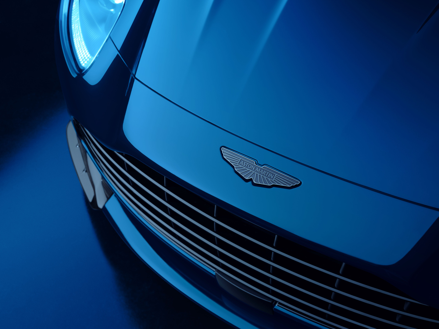 SMALL_Aston Martin DB12 S_06